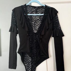 Fashion nova long sleeve black laced bodysuit